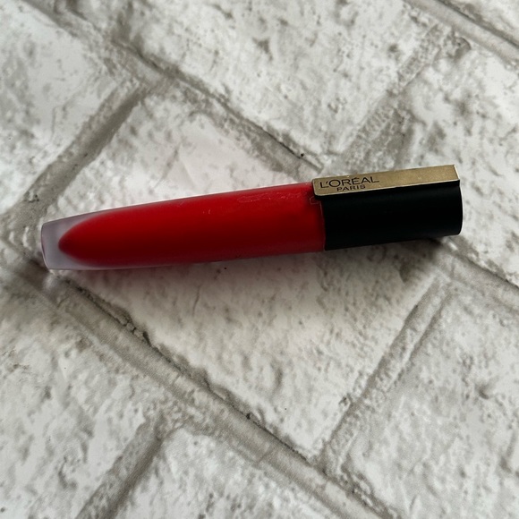 L’Oréal Paris Rouge Signature Matte Lip Stain, 454 Red - Picture 7 of 9